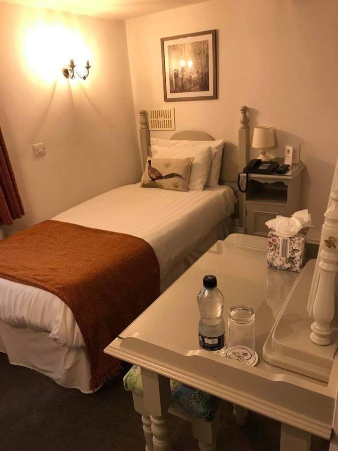 Bert'S Rooms At The Black Horse Inn Brighouse Zewnętrze zdjęcie