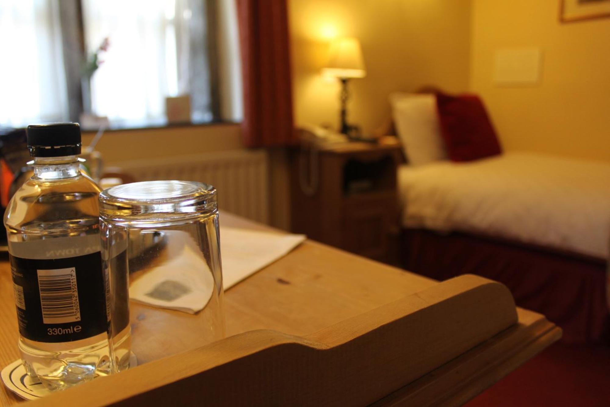 Bert'S Rooms At The Black Horse Inn Brighouse Zewnętrze zdjęcie